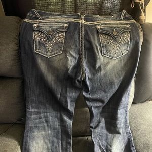 Plus size 20 Vigoss jeans.  Studs on the pockets.